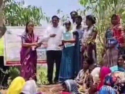 ಹುಮ್ನಾಬಾದ್: ಜಲಸಂಗವಿಯಲ್ಲಿ ನರೇಗಾ ಮಾಸಾಚರಣೆ ಹಿನ್ನೆಲೆ ಸ್ಥಳಕ್ಕೆ ತಾಲೂಕು ಪಂಚಾಯಿತಿ ಕಾರ್ಯನಿರ್ವಾಹಕ ಅಧಿಕಾರಿ ದೀಪಿಕಾ ನಾಯಕರ ಭೇಟಿ