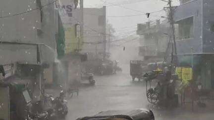 అసిఫాబాద్: వాంకిడి మండల కేంద్రంలో ఈదురుగాలులతో కూడిన భారీ వర్షం..