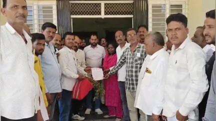 गोटेगांव: ओलावृष्टि से फसलों को नुकसान की मुआवजा राशि की मांग को लेकर किसानों ने SDM कार्यालय पहुँचकर SDM को ज्ञापन#jansamasya