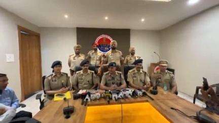ਜਲੰਧਰ 1: ਮੌਤਾ ਸਿੰਘ ਨਗਰ ਵਿਖੇ ਇੱਕ ਘਰ ਦੇ ਵਿੱਚ ਡਕੈਤੀ ਅਤੇ ਕਤਲ ਦੇ ਮਾਮਲੇ ਵਿੱਚ ਪੁਲਿਸ ਨੇ ਇੱਕ ਮੁਲਜ਼ਮ ਨੂੰ ਕੀਤਾ ਗ੍ਰਿਫਤਾਰ
