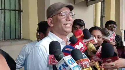 কলকাতা: ডায়মন্ড হারবারের নির্বাচনী ফলাফলকে চ্যালেঞ্জ জানিয়ে দায়ের করা মামলায় লিখিত বক্তব্য জানাতে চাইলেন অভিষেক ব্যানার্জী
