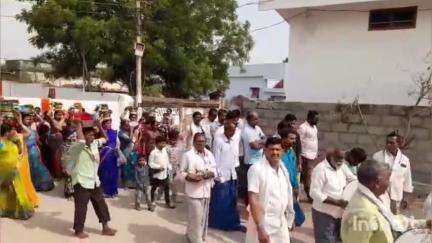 గన్నేరువరం: కాసింపేట గ్రామంలో అంగారంగ వైభవంగా పోచమ్మ బోనాలు