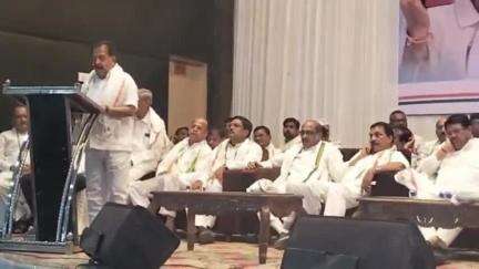 परभणी: भाजपाकडून धर्माच्या नावावर विष पेरण्याचे काम अक्षदा मंगल कार्यालयात काँग्रेसचे प्रभारी रमेश चेनीथला यांचा आरोप