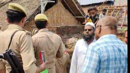 निघासन: निघासन तहसील क्षेत्र में तीन अवैध मदरसों पर प्रशासन ने की बड़ी कार्रवाई, दस्तावेज न मिलने पर लगाया ताला, मचा हड़कंप