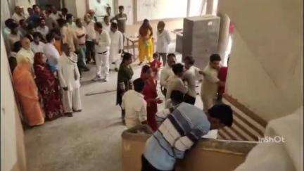 नौतनवा: नौतनवा तहसील में जमीन बैनामा कराने को लेकर दो पक्षों में हुई मारपीट