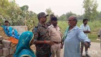 गोपालगंज: नवादा गांव में आपसी विवाद के चलते दो पक्षों में मारपीट, डायल 112 की पुलिस जांच कर रही है