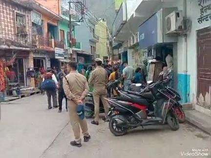सतपुली: एसबीआई के एटीएम में बुजुर्ग से पैसे निकालने के लिए एटीएम बदलने की घटना पर सतपुली पुलिस हुई तैनात