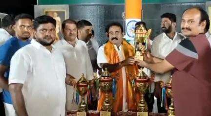 కావలి: విజేతలకు బహుమతుల అందజేత..
