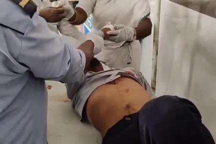 పుంగనూరు: సదుం: ఎదురెదురుగా రెండు ద్విచక్ర వాహనాలు ఢీకొని ఇద్దరు త్రివ గాయాలు. ఇద్దరి పరిస్థితి విషమం.