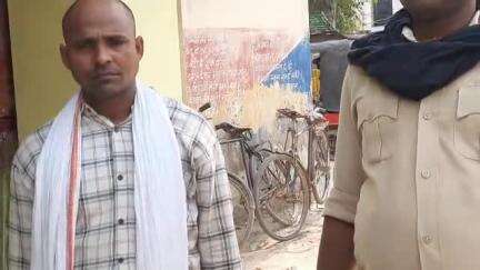 बलिया: बलिया पुलिस ने पूर्व से दर्ज मारपीट समेत अन्य मामले में वारंटी को तुलसीटोल पहाड़पुर से गिरफ्तार किया