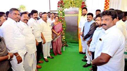 పాణ్యం: ఓర్వకల్ మండలం గుట్టపాడులో MSMEపార్క్ ప్రారంభించిన మంత్రి  టీజీ భరత్ , కలెక్టర్ రంజిత్ భాష ,పాణ్యం MLA చరిత రెడ్డి