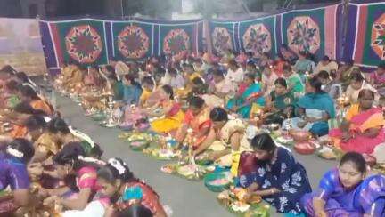 சேலம்: சின்ன திருப்பதி முத்துமாரியம்மன் கோவிலில் 108 திருவிளக்கு பூஜை