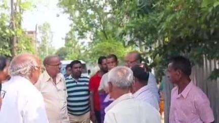তুফানগঞ্জ ২: বিভিন্ন দাবিতে বক্সিরহাট বিদ্যুৎ বন্টন দপ্তরে সারাবাংলা বিদ্যুৎ গ্রাহক সমিতি বক্সিরহাট শাখার তরফে স্মারকলিপি প্রদান