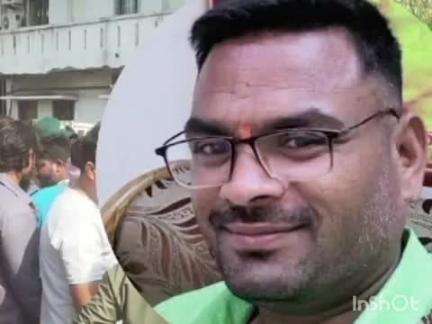 चंद्रपूर: घुगुस ताडाळी मार्गावर अपघात ट्रान्सपोर्ट कार्यालयासमोर मृतदेह ठेवून कुटुंबियाचे धरणे