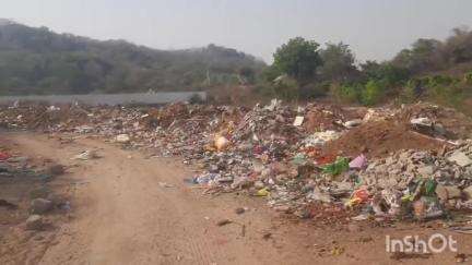 ఇల్లంతకుంట: డంపింగ్ యార్డును తలపిస్తున్న కాలేజీ ప్రాంతం, శుభ్రం చేయాలని కోరుతున్న కాలనీవాసులు