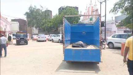 शाहगंज: सबरहद बाजार के समीप तेज रफ्तार बस की टक्कर से बाइक पर बैठी महिला की हुई मौत