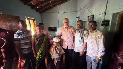 ಯಲ್ಲಾಪುರ: ಎಸ್ಎಸ್ಎಲ್ಸಿ ಪರೀಕ್ಷೆಯಲ್ಲಿ ಸಾಧನೆ ಮಾಡಿದ ವಿದ್ಯಾರ್ಥಿಗಳಿಗೆ ದೊಡ್ಡಬೇಣ ಮನೆಗೆ ತೆರಳಿ ಶಾಸಕ ಶಿವರಾಮ್ ಹೆಬ್ಬಾರ್ ಸನ್ಮಾನ