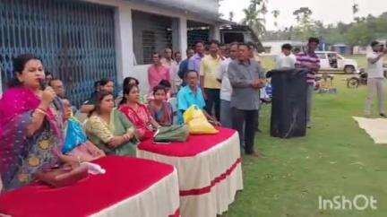 গাইঘাটা: ঝাউডাঙ্গা আঞ্চলিক মহিলা তৃণমূল কংগ্রেসের পক্ষ থেকে আজ বর্ণবেড়িয়াতে অঞ্চলে আঁচল কর্মসূচি অনুষ্ঠিত হয়