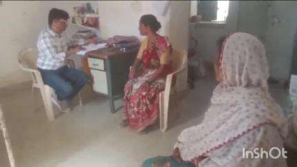 देवेंद्रनगर: मुख्य खंड चिकित्सा अधिकारी ने पहाड़ीखेरा के स्वास्थ्य केंद्र का किया औचक निरीक्षण