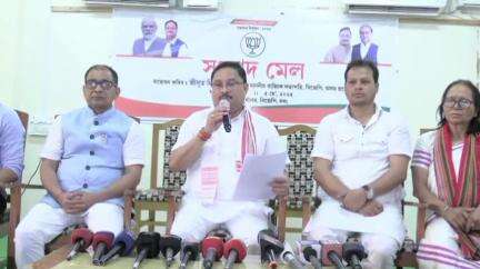 মঙলদৈ ভাগ: পঞ্চায়ত নিৰ্বাচনৰ ওপৰত বিজেপিৰ ৰাজ্যিক সভাপতি দিলীপ শইকীয়াৰ সংবাদমেল,জিলা বিজেপি কাৰ্যালয়ত অনুষ্ঠিত হয় সংবাদমেল