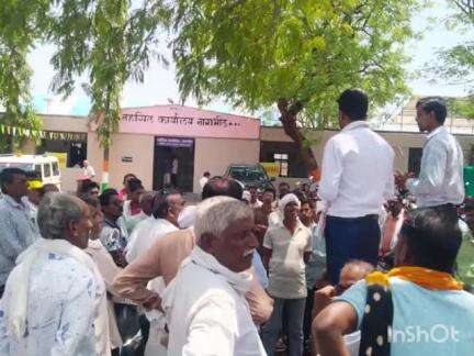 चंद्रपूर: अवकाळी पावसाने शेतीची नुकसान झाल्याने शेतकरी धडकले नागभीड तहसील कार्यालयावर