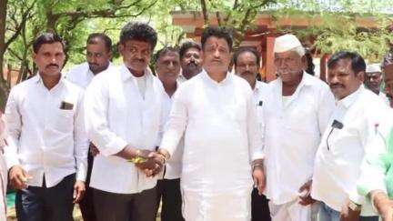 ಸಿಂದಗಿ: ತಾಂಬಾ ಗ್ರಾಮದ ಸದ್ಗುರು ರೇವಣಸಿದ್ಧ ದೇವಸ್ಥಾನಕ್ಕೆ ತೆರಳಿ ವಿಶೇಷ ಪೂಜೆ ಸಲ್ಲಿಸಿದ ಶಾಸಕ ಅಶೋಕ ಮನಗೂಳಿ