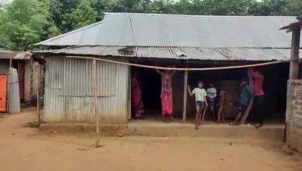 মোহনপুর: সিধাই থানার অন্তর্গত কাটাছড়ায় বিক্রি হওয়া শিশুকে উদ্ধার করল পুলিশ এবং চাইল্ড লাইন