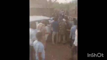 आलोट: बरखेड़ा कला में विवाद के बाद आरोपियों की अवैध दुकानों पर कार्रवाई, बड़ी संख्या में पुलिस बल तैनात