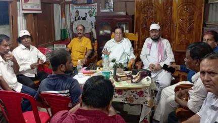 কৈলাশহর: কৈলাসহর কেন্দ্রের বিধায়কের বাসভবনে কংগ্রেস দলের পক্ষ থেকে একটি বৈঠক অনুষ্ঠিত হয়