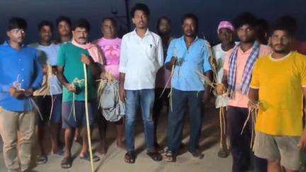 సిర్పూర్ టి: సౌండ్గం గ్రామంలో రాళ్లవాన బీభత్సం, 2000 ఎకరాల పంట నష్టం, ఆవేదన వ్యక్తం చేస్తున్న రైతులు