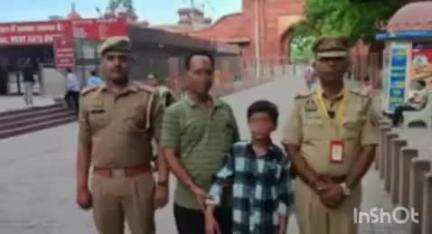 आगरा: परिवार के साथ ताजमहल देखने आया बच्चा हुआ गुम, पुलिस ने खोज कर परिजनों को सकुशल सुपुर्द किया