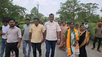 ধুবুৰী ভাগ: বিলাসীপাৰাত ১ নং ফলিমাৰী জিলা পৰিষদৰ মিত্ৰজোঁটৰ প্ৰাৰ্থীৰ বিশাল ৰেলী,উপস্থিত প্ৰাঃ বিধায়ক