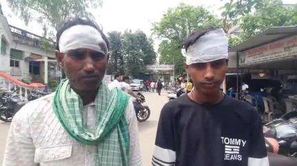शाहाबाद: करीमगंज के तालाब पर भैंस बांधने को लेकर हुए विवाद में महिला समेत 4 लोगों ने 4 युवकों के साथ की मारपीट, 2 घायल SP से मिले