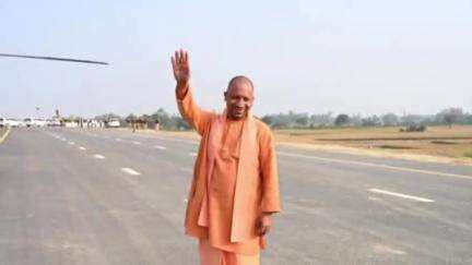 खजनी: 15 दिन बाद गोरखपुर लिंक एक्सप्रेस-वे पर चल सकेंगे वाहन, कम्हरियाघाट में नदी की धारा सीधी करने का कार्य अंतिम चरण में