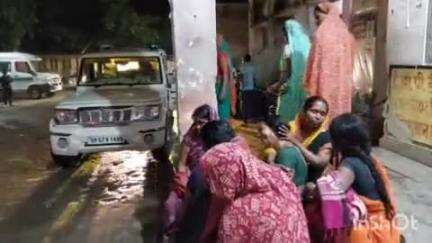 सलेमपुर: बैतालपुर और चौरी के करीब एक स्कूल में संदिग्ध परिस्थितियों में चपरासी की हुई मौत