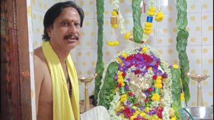 ಕಂಪ್ಲಿ: ಪಟ್ಟಣದ ಕೆಇಬಿ ಆವರಣದ ಆಂಜನೇಯ ದೇವಸ್ಥಾನದಲ್ಲಿ ವಾರ್ಷಿಕೋತ್ಸವ, ವಿಶೇಷ ಪೂಜೆ