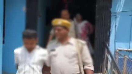 দাঁতন ১: ঘনিষ্ঠ মুহূর্তের ভিডিও ভাইরাল করে দেওয়ার হুমকি মহিলাকে অভিযোগে দাঁতনে  গ্রেপ্তার দুই যুবক