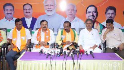 ಹುಬ್ಬಳ್ಳಿ ನಗರ: ನಗರದಲ್ಲಿ ಜನಾಕ್ರೋಶ ಯಾತ್ರೆಯ ಸಮಾರೋಪದ ಸಭೆ ಶಾಸಕರಾದ ಮಹೇಶ್ ಟೆಂಗಿನಕಾಯಿ ಅರವಿಂದ್ ಬೆಲ್ಲದ ಭಾಗಿ