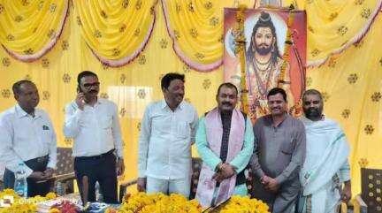 देपालपुर: गौतमपुरा रुंणजी में सर्व ब्राह्मण समाज ने मनाया भगवान परशुराम जन्मोत्सव, शोभायात्रा और सम्मान समारोह का आयोजन किया गया