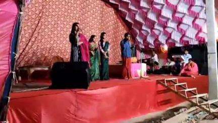 टेहरोली: चंदवारी में श्रीराम महायज्ञ में कलाकारों ने दिखाई अपनी प्रतिभा, उमड़ा भारी जनसैलाब