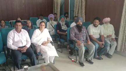 ਰੂਪਨਗਰ: ਯੁੱਧ ਨਸ਼ਿਆਂ ਵਿਰੁੱਧ ਮੁਹਿੰਮ ਤਹਿਤ ਬਲਾਕ ਪ੍ਰਾਇਮਰੀ ਸਿੱਖਿਆ ਅਫਸਰ ਇੰਦਰਪਾਲ ਸਿੰਘ ਨੇ ਸਰਪੰਚਾਂ ਪੰਚਾਂ ਨੂੰ ਦਿੱਤੀ ਜਾਣਕਾਰੀ