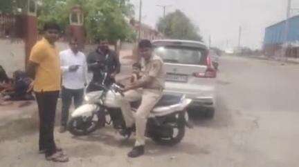 मारवाड़ जंक्शन: रेलवे स्टेशन मारवाड़ जंक्शन के नो पार्किंग जोन में प्रवेश करने पर जीआरपी ने 11 वाहन चालकों के काटे चालान