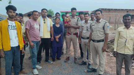 रैपुरा: बिरमपुर में शादी समारोह में गुम हुई 2 वर्षीय बच्ची को पुलिस ने 12 घंटे के अंदर किया दस्तयाब