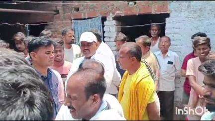 करपी: किंजर में भूसा ढोते समय युवक की हृदय गति रुकने से मौत, जदयू जिलाध्यक्ष ने दी सांत्वना