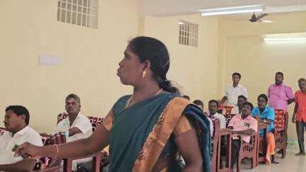 கண்டச்சிபுரம்: முகையூர் ஊராட்சி ஒன்றியம் அலுவலகத்தில் ஒன்றிய கவுன்சிலர் கூட்டத்தில் பெண் கவுன்சிலர் தர்ணா போராட்டத்தில் ஈடுபட்டதால் பரபரப்பு