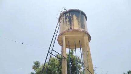 வேடசந்தூர்: உசிலம்பட்டி ஊராட்சி எம்ஜிஆர் நகரில் வீணாக செல்லும் தண்ணீர்