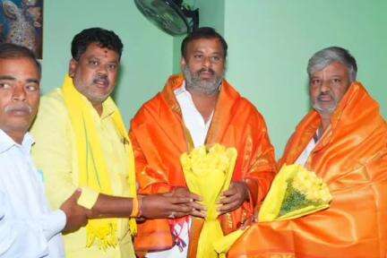 పుంగనూరు: రాష్ట్ర మంత్రి రాంప్రసాద్ రెడ్డిని కలిసిన సోమల.ఎంసి చైర్మన్. కరణం శ్రీనివాసులు