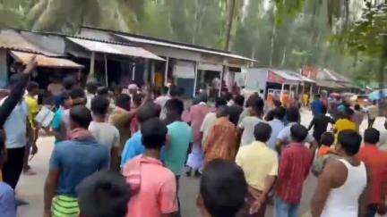 গঙ্গারামপুর: টেকনিক্যাল সমস্যার জন্য রাস্তার কাজ হচ্ছে না, রাধানগরের পথ অবরোধ নিয়ে বললেন জেলা পরিষদের সদস্য  #jansamasya