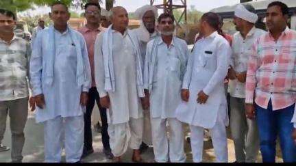 भादरा: गांव बीबीपुर के ग्रामीणों ने पंचायत सीमांकन को लेकर सौंपा ज्ञापन