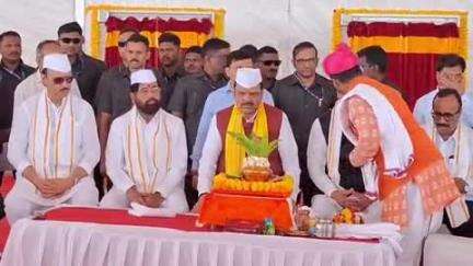 जामखेड: चौंडी या ठिकाणी अहिल्यादेवी होळकर सूतगिरणीच्या भुमीपूजनाचा कार्यक्रम मुख्यमंत्री देवेंद्र फडणवीस यांच्या हस्ते संपन्न